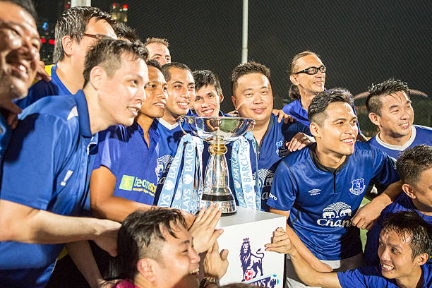 龙的较量更 龙的较量更